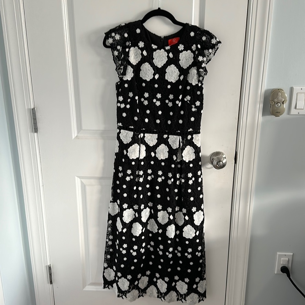 Monique Lhuillier black and white floral lace dress